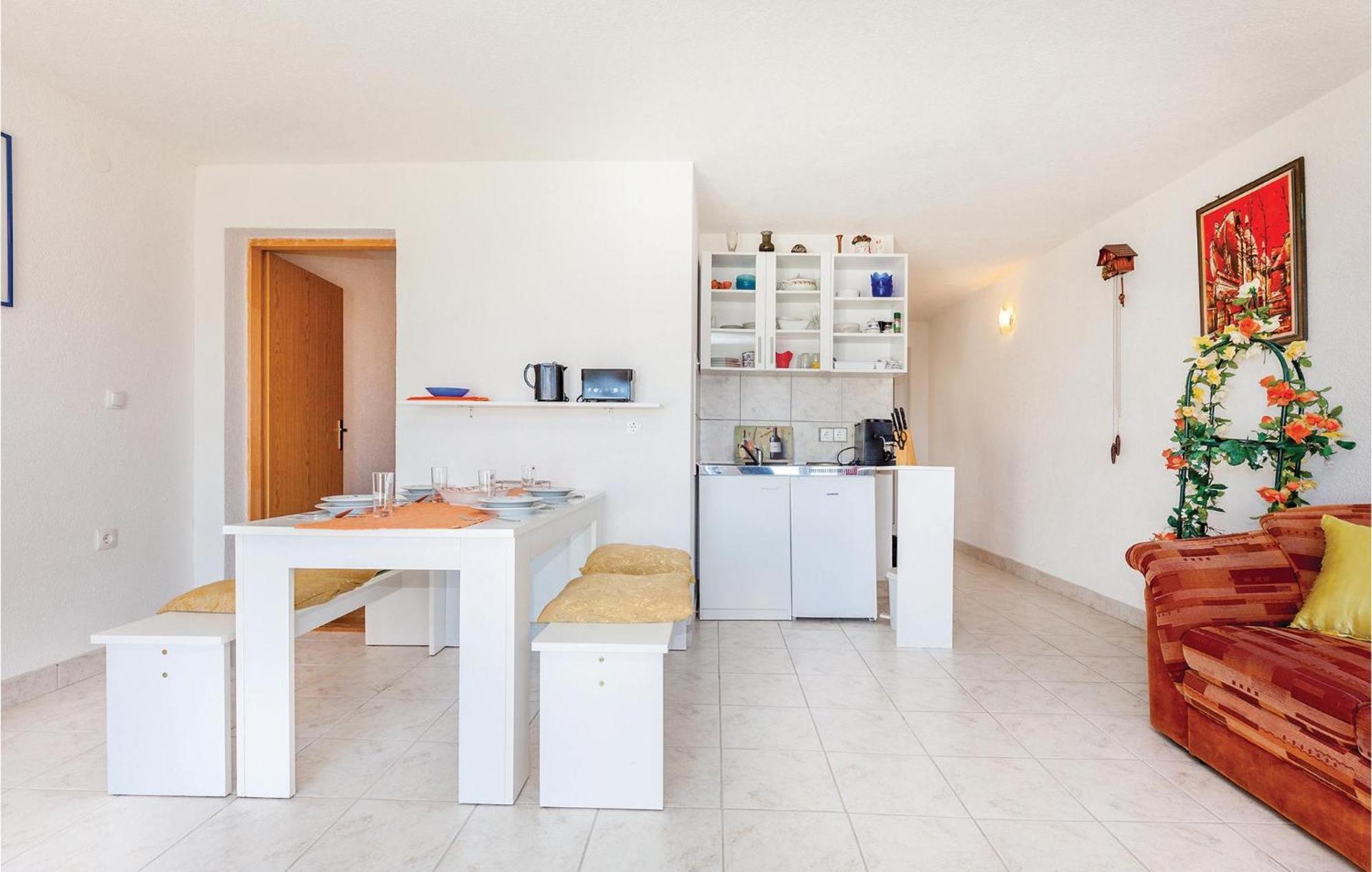 Gorgeous Apartment In Klenovica With Kitchen Zewnętrze zdjęcie